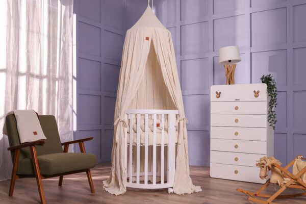 Culla Venere bianca e settimino con pomelli naturale con baldacchino treccia e piumone sfoderabile in mussola ricamata avorio