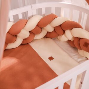 Piumone per lettino neonato con treccia alta in nidino Duo Caramel